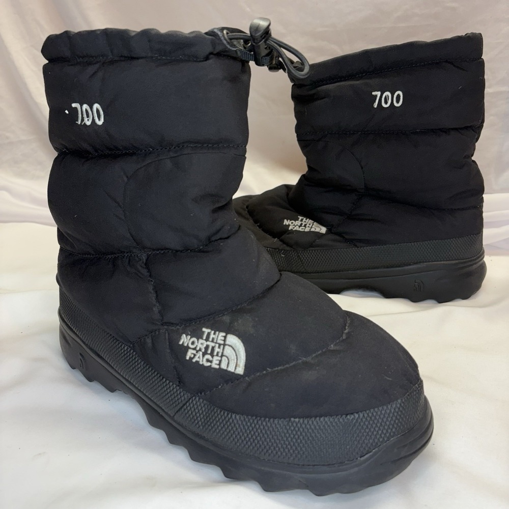 The North Face Nuptse 700 Down Puffer Slippers Men's US 9 Black Camping Booties